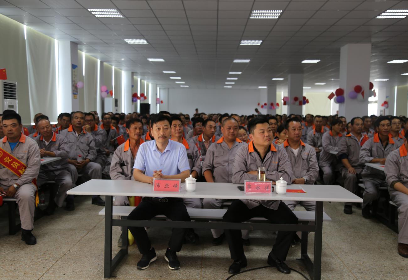 领导.jpg 领导.jpg